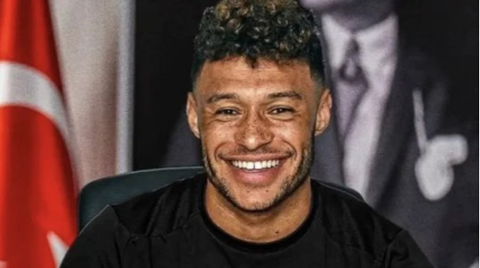 Бешикташ расторг контракт с Окслейдом-Чемберленом