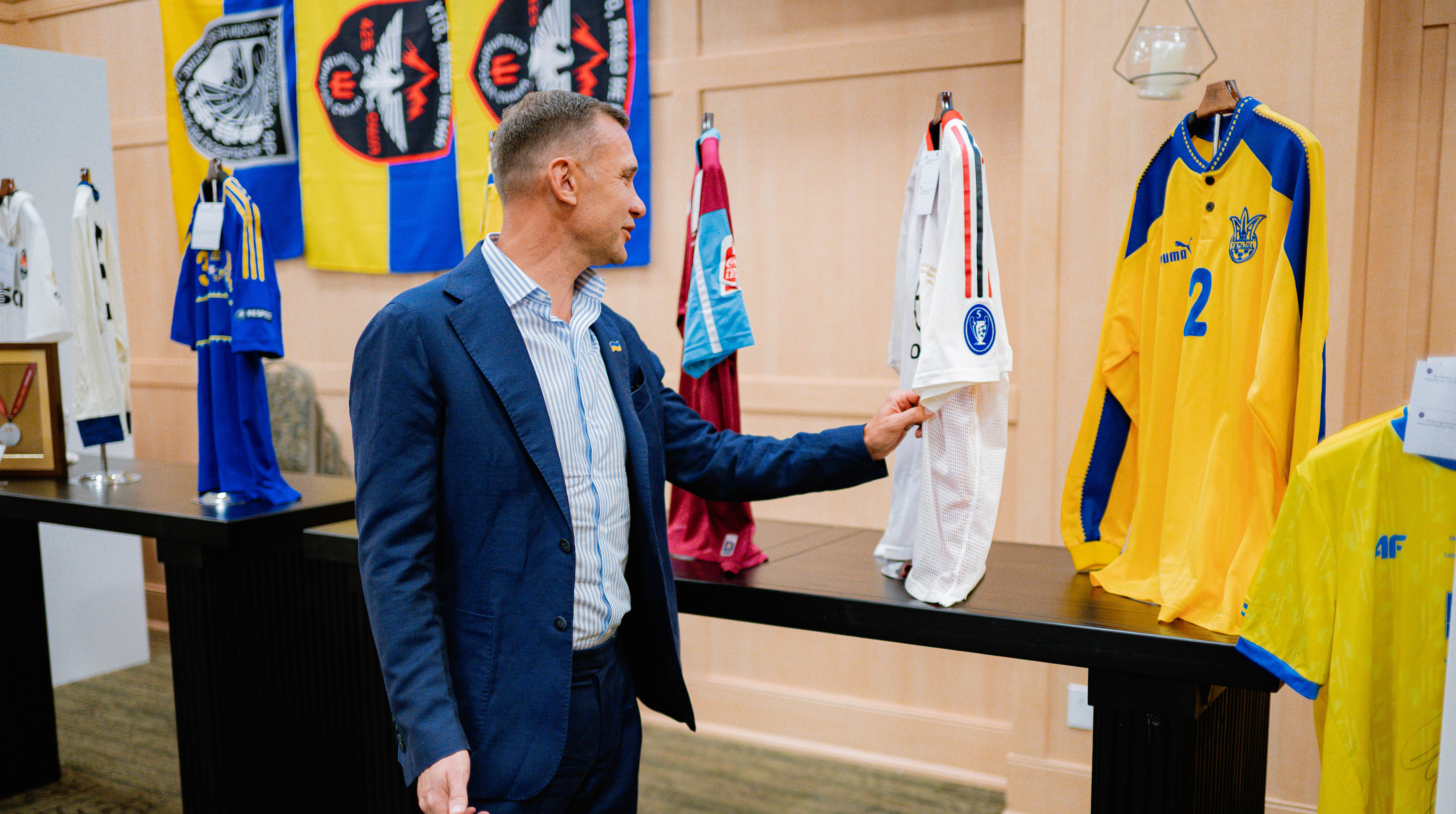 Понад 300 експонатів: у Торонто відкрилась перша в історії виставка Український футбол: Гра триває