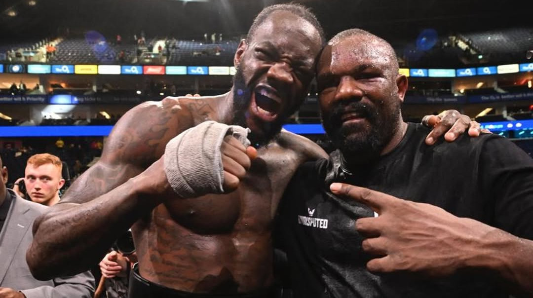 Він не може ні говорити, ні стояти, – Чісора заявив, що зламав руку і ребро Вайлдеру