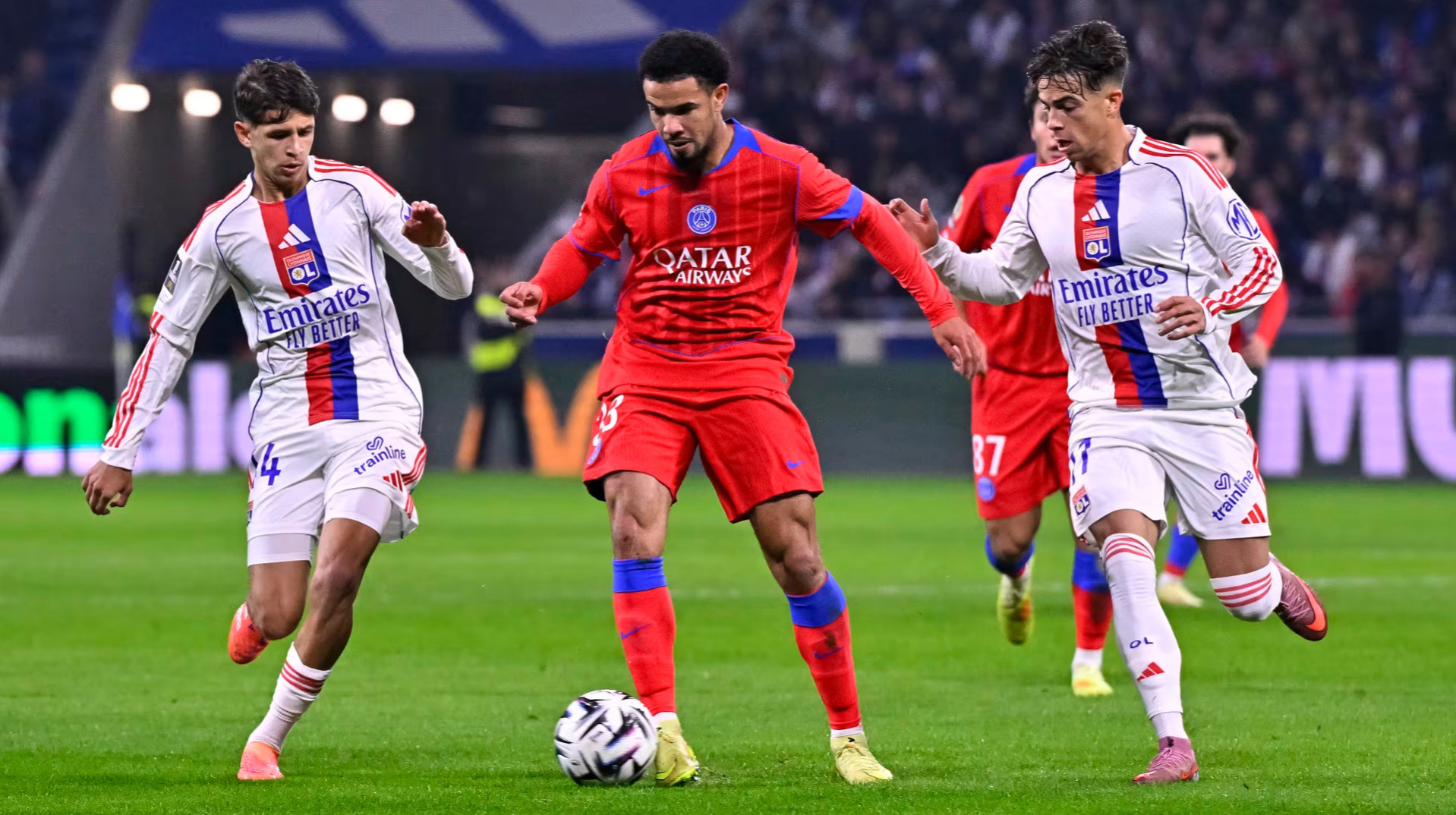 Вболівальникам Ліона заборонили їхати на матч проти ПСЖ в Лізі 1