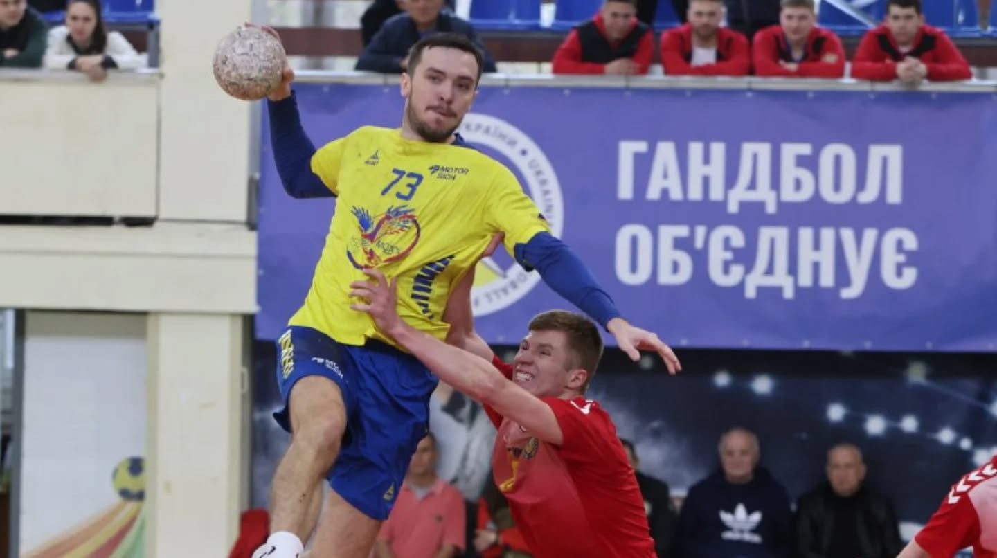 Чемпіонська перемога Мотора, тріумфи Одеси та Карпат у Суперлізі