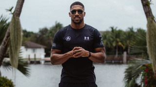 Джошуа розірвав пресконференцію після бою з Джейком Полом кумедними пародіями на Усика і Ф'юрі