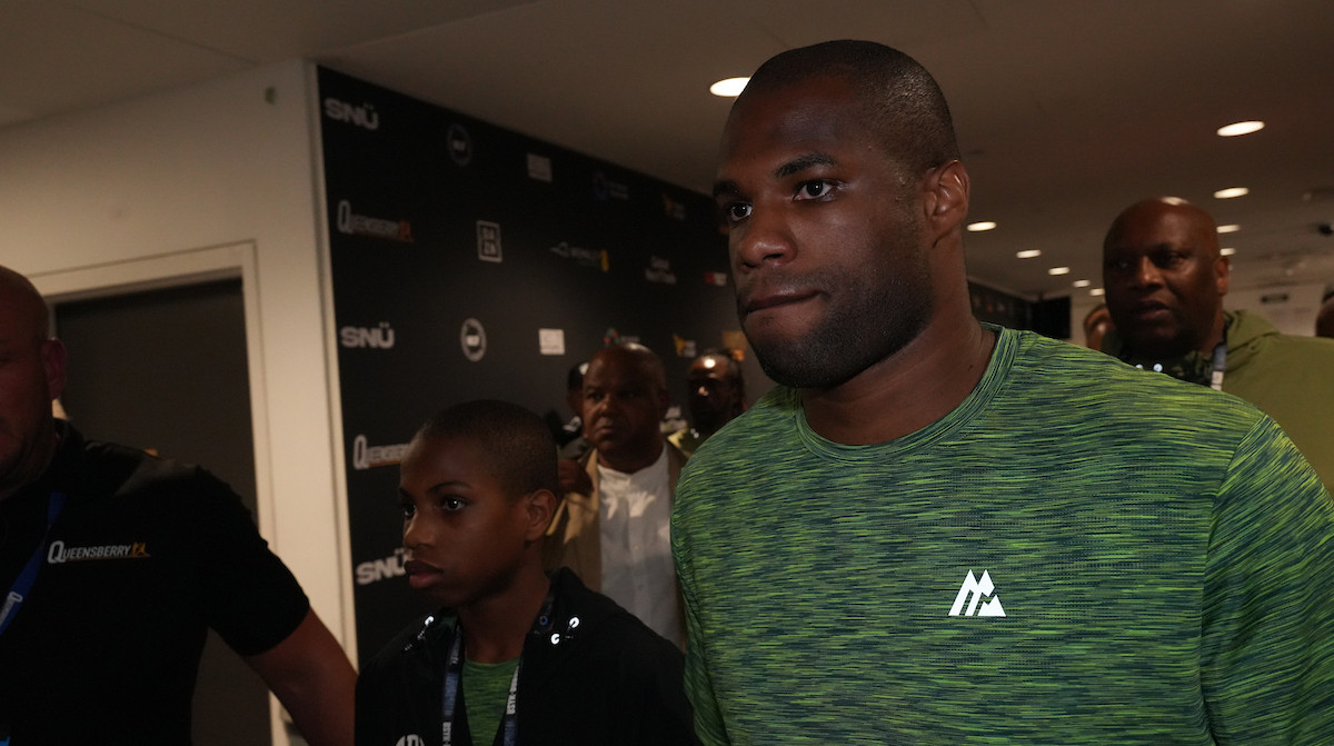 Дюбуа прибув на Вемблі на реванш з Усиком