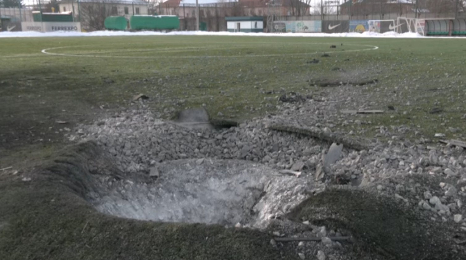Утворилася вирва діаметром 2,5 метра, – президент Ворскли про обстріл стадіону