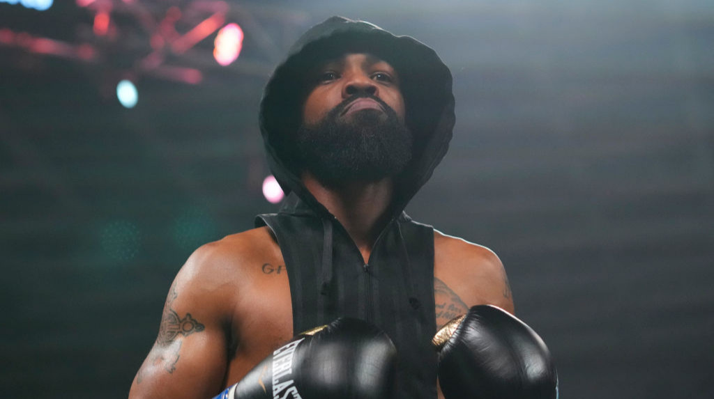 4 нокдауни за бій: колишній суперник Ломаченка брутальним нокаутом здобув першу за 3 роки перемогу