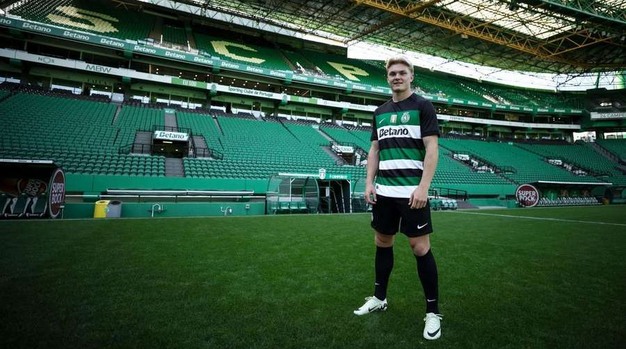 Милан может перехватить форварда Спортинга у Ренна после неудачи с Бонифейсом