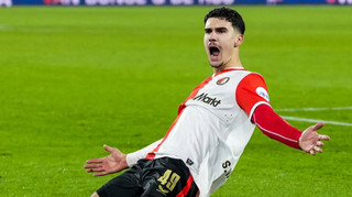 Син ван Персі відзначився шикарним дублем за Феєнорд, довівши легендарного батька до сліз