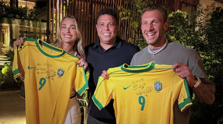 Легендарний володар Золотого м'яча зробив Сабалєнці і її нареченому особливий подарунок