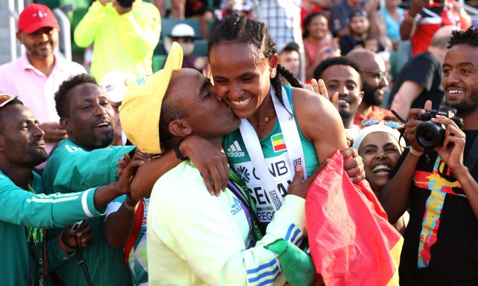Цегай - чемпіонка світу з бігу на 5000 м, Чебет відстала на 46 сотих секунди