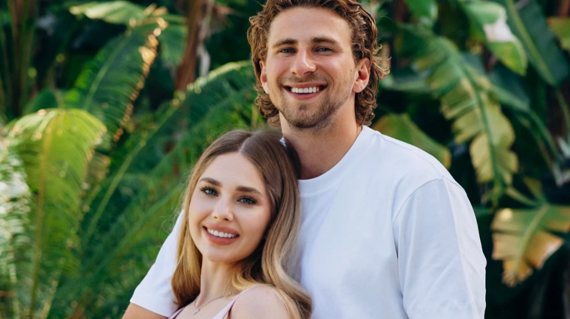 Яка ж в мене неймовірна жінка: Забарний привітав кохану із річницею стосунків