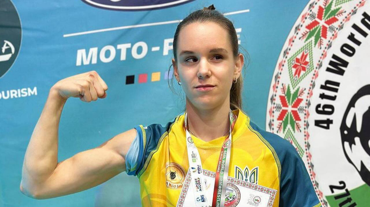 Украинка стала абсолютной чемпионкой мира U-18 по пара-армреслингу