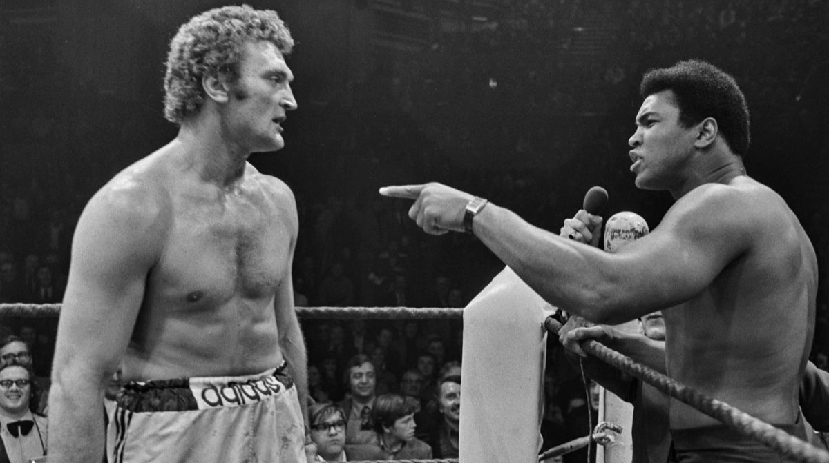 Бежал от советских танков и дважды дрался с Али: умер бывший чемпион мира