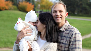 Геращенко показала теплые семейные фото: осенняя прогулка с мужем и дочкой