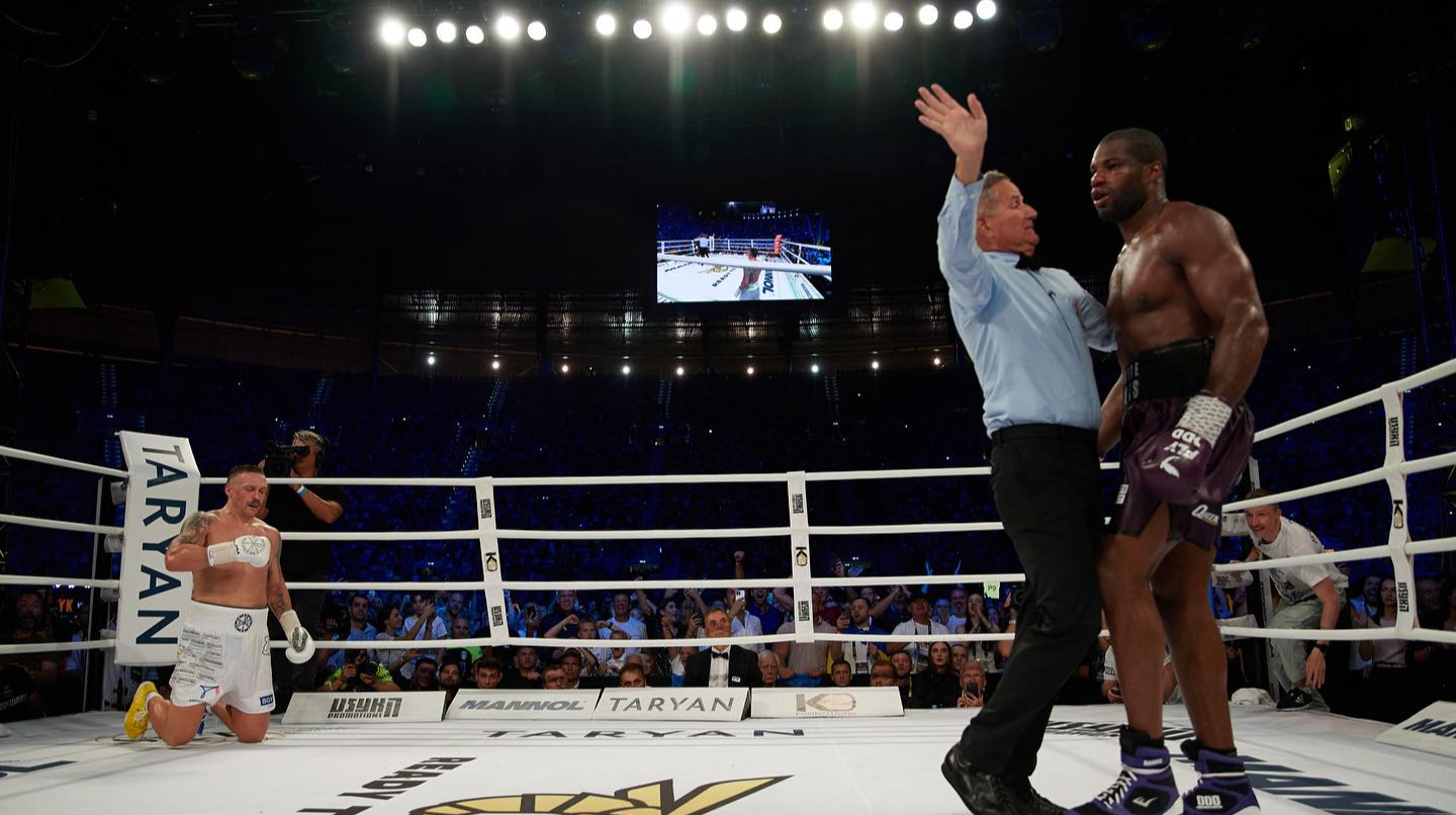 Британський тренер висловився про скандальний удар Дюбуа в бою з Усиком