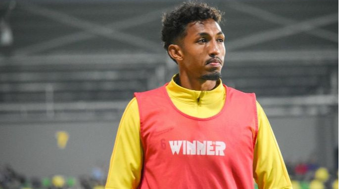 Моя мать говорит, чтобы я уехал отсюда, – защитник киевского клуба