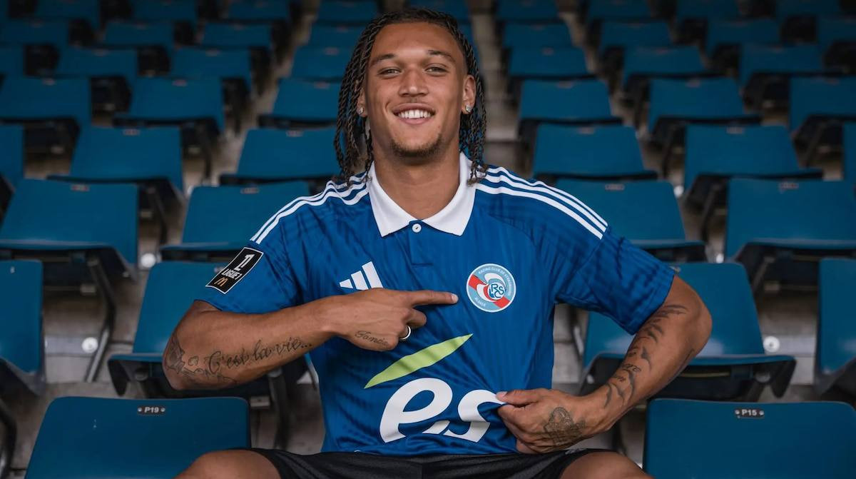 Челси может вернуть нападающего Страсбурга