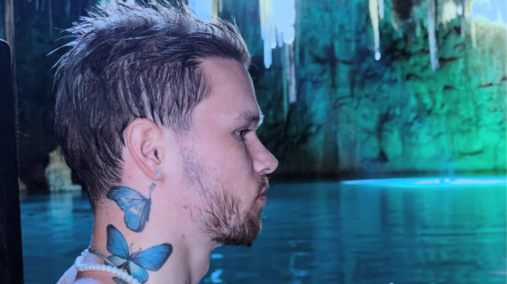 Мудрик в день рождения вернулся в соцсети, показав фанатам новое тату