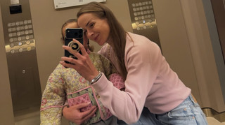 Дівчачі речі: Світоліна похизувалася милою добіркою фото відпочинку з донькою