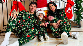 Звезда Челси вернулся к своей возлюбленной после трех месяцев взрослой жизни