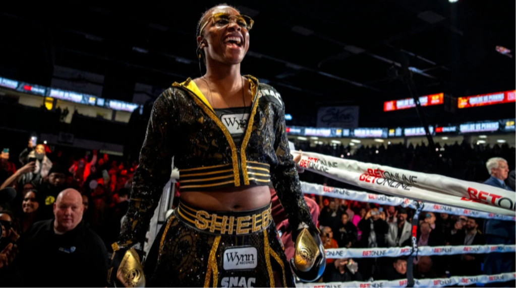 Донька легендарного Алі може битися за звання абсолютної чемпіонки світу