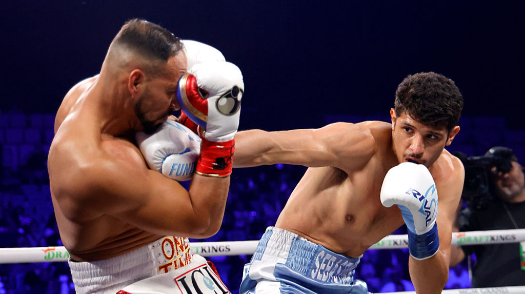 Нокаут у середині бою. Фундора забив нижчого на 26 см Турмана