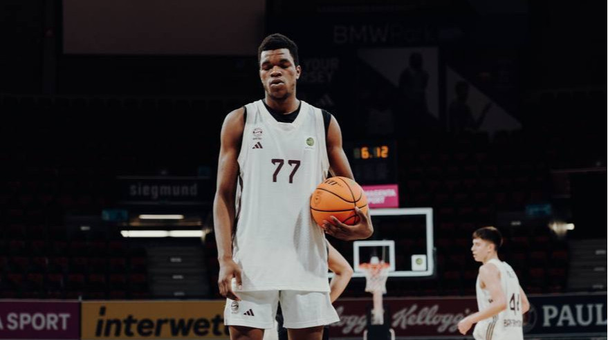 Десмонд Йяму