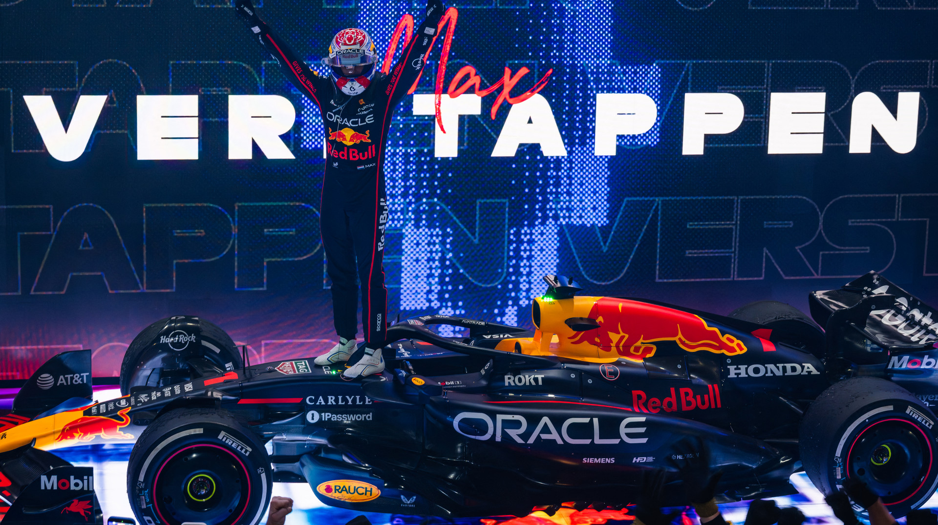 Ферстаппен не пробачив стратегічну помилку Макларен, Сайнс знову заїхав на подіум. Підсумки Гран-прі Катару