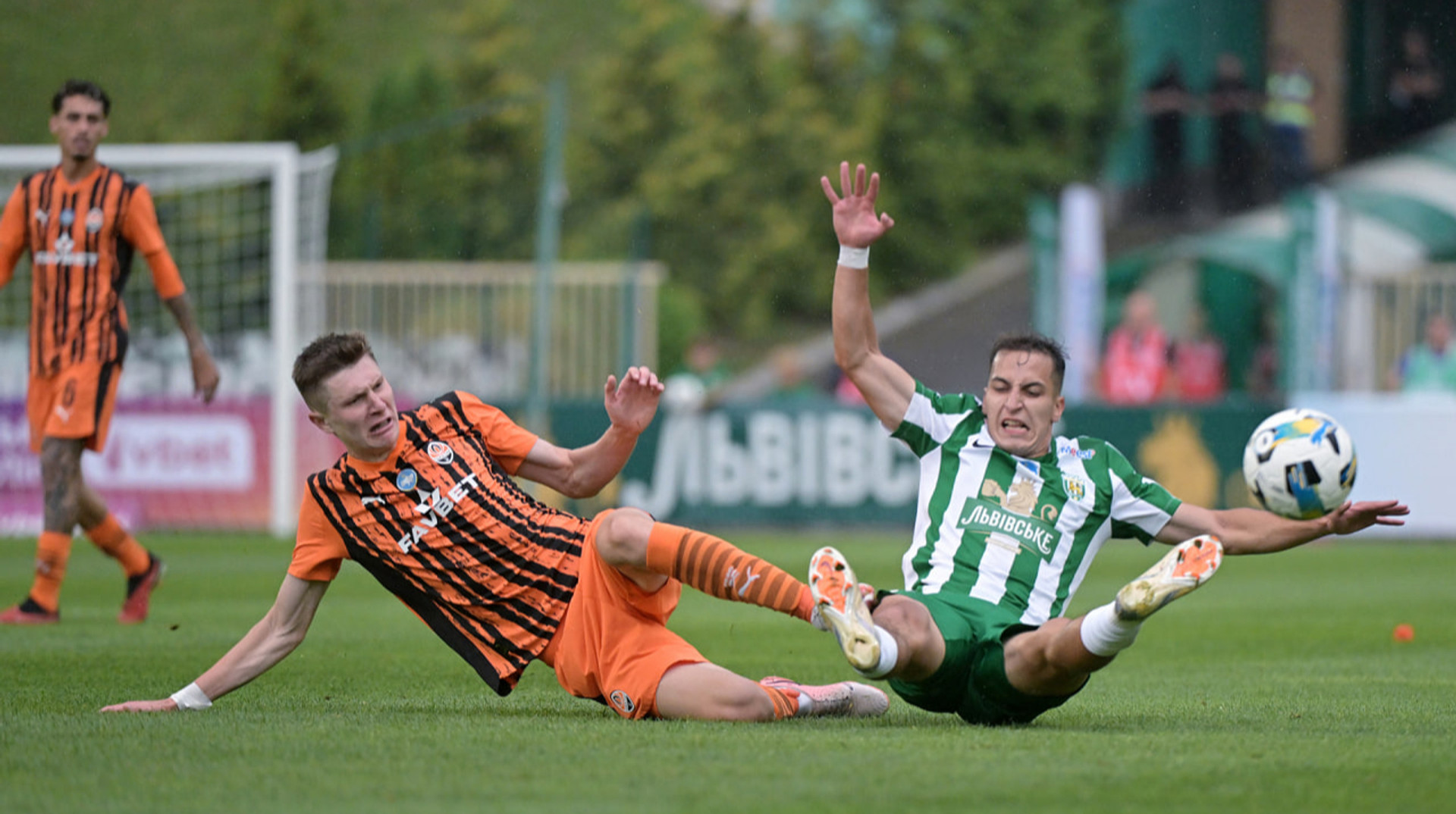 Феєрія Карпат із Шахтарем, історичний рекорд у матчі Динамо, старт бомбардирської династії: підсумки 2-го туру УПЛ