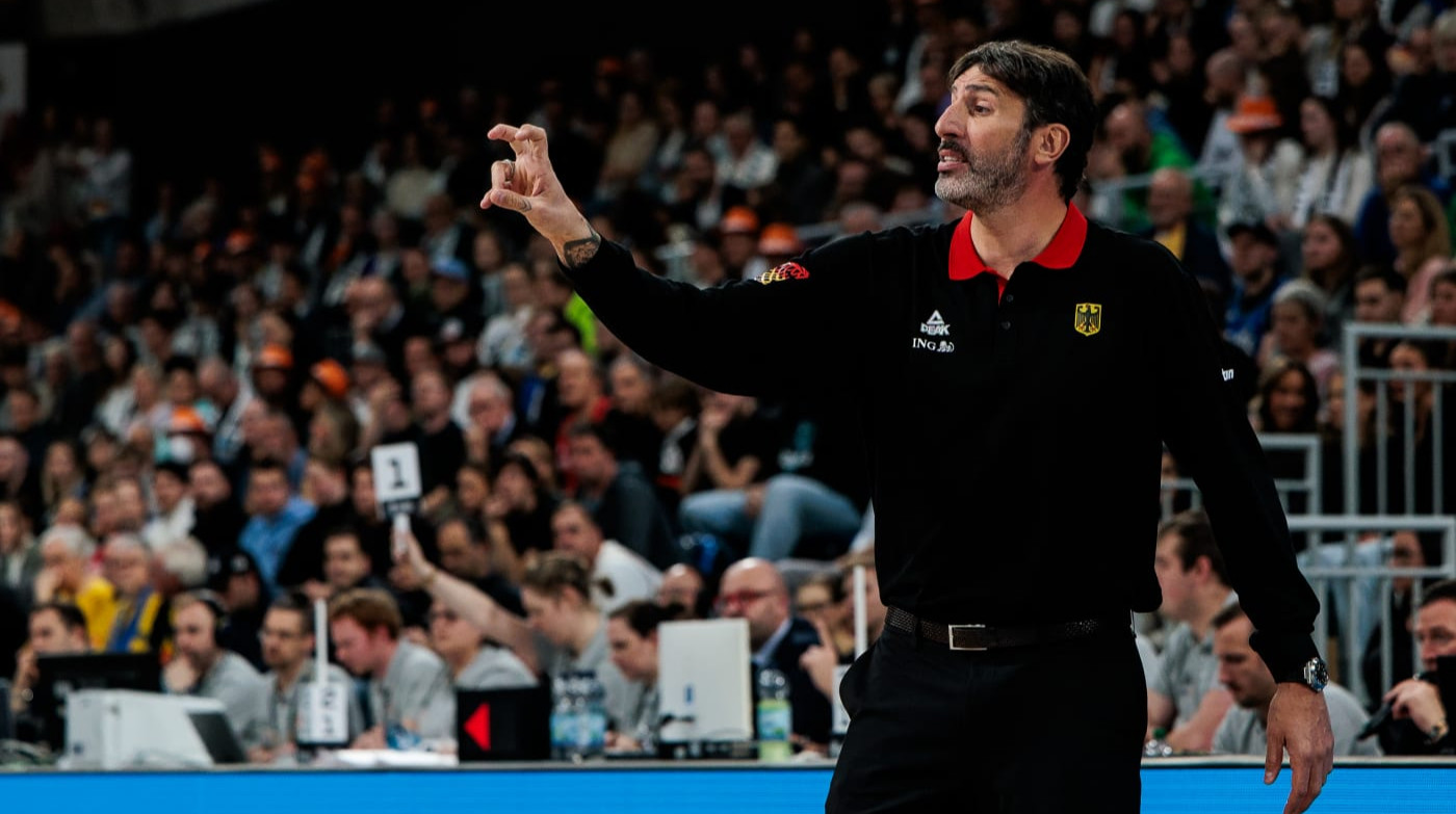 Алекс Мумбру