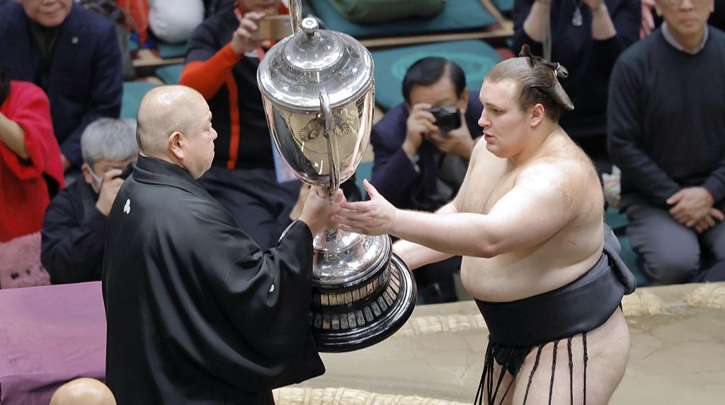 Бывшая звезда сумо назвал главную сильную сторону Аонишики