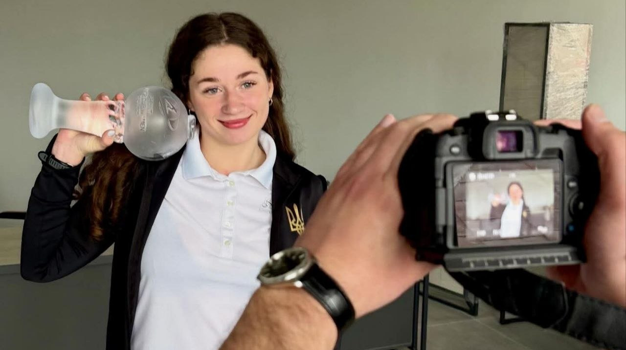 До школи – всією сім’єю. Біатлонній родині Тарасюків влаштували теплий прийом у рідному навчальному закладі