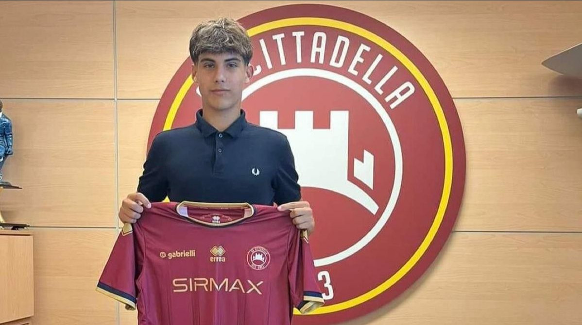 Украинский полузащитник подписал контракт с итальянским клубом