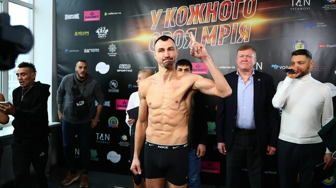 Постол не зміг захистити титул  IBO International, програвши у Броварах мексиканцю Сандовалю