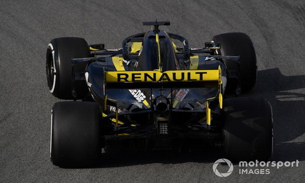 У Renault вирішили проблему із заднім антикрилом