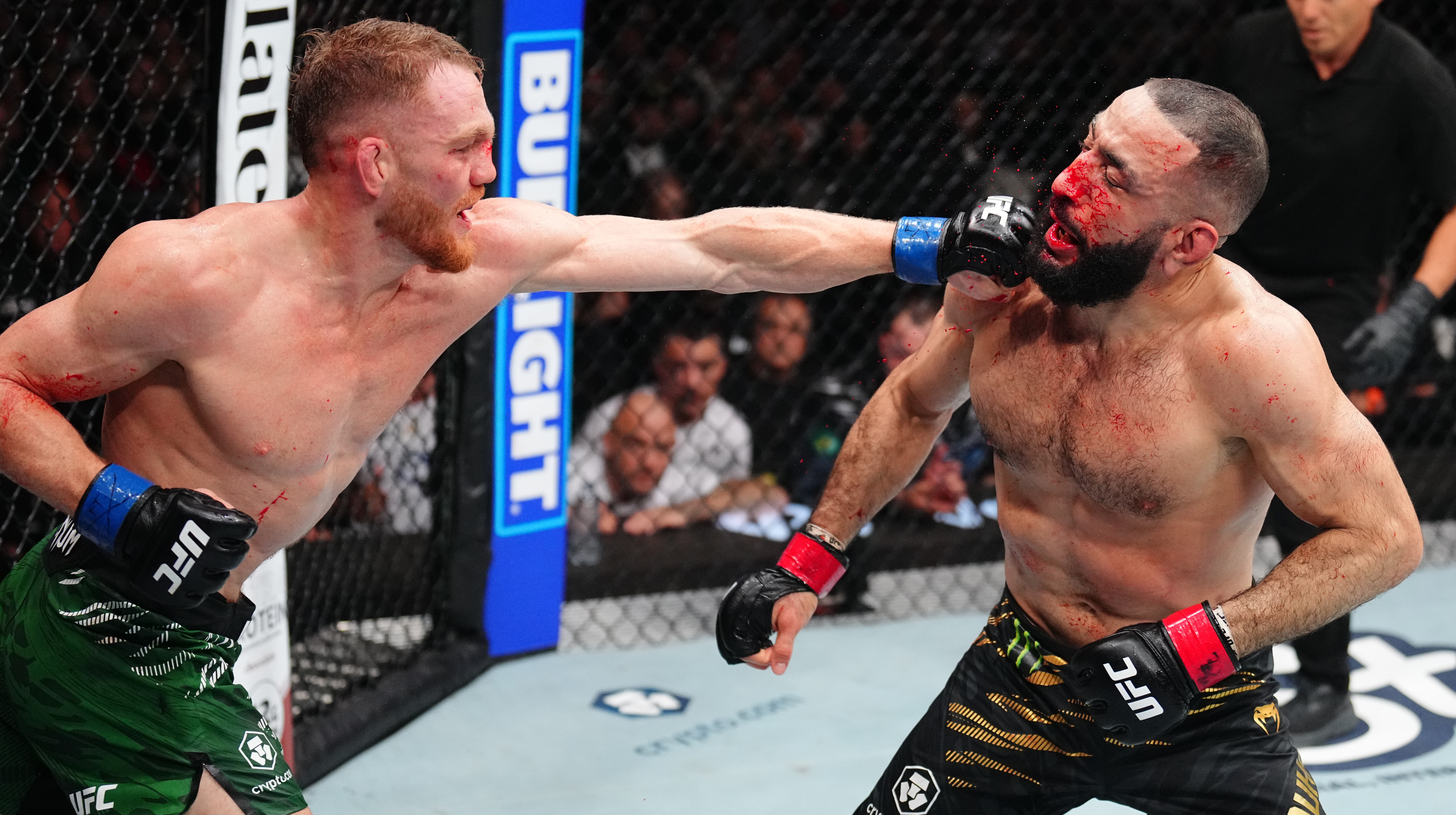 Мухаммад в первой защите потерял титул чемпиона UFC