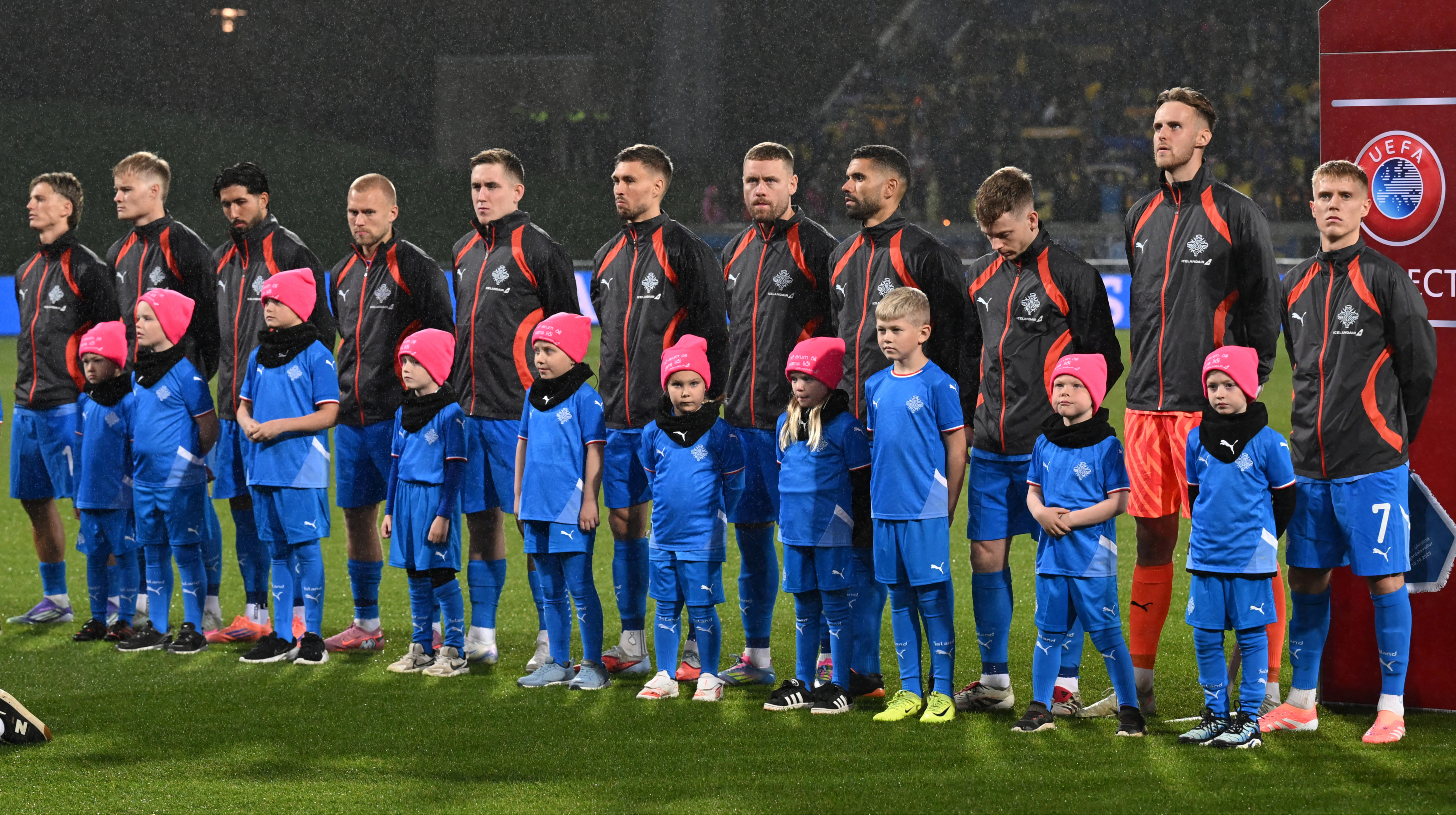 Они не были близки к голу, – вратарь Исландии оценил поражение от Украины