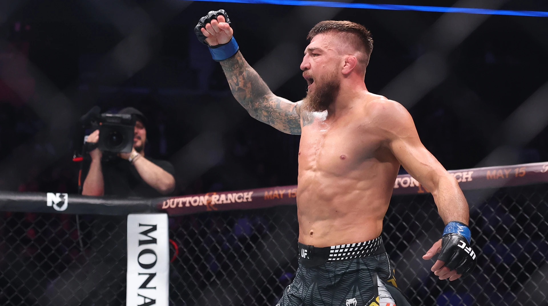 Хотел сначала почувствовать бой: Амосов оценил свою вторую победу в UFC