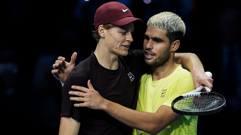 Синнер и Алькарас с колоссальным разрывом опередили других теннисистов по призовым в 2025 году