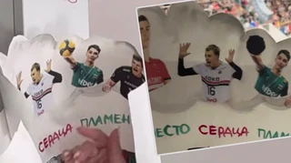 Довелося зафарбовувати: у Росії дитину не пустили на волейбольний матч через жовто-блакитний колір на плакаті