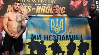 Берінчик розгорнув прапор Ми незламні після зважування напередодні бою з Ноуксом