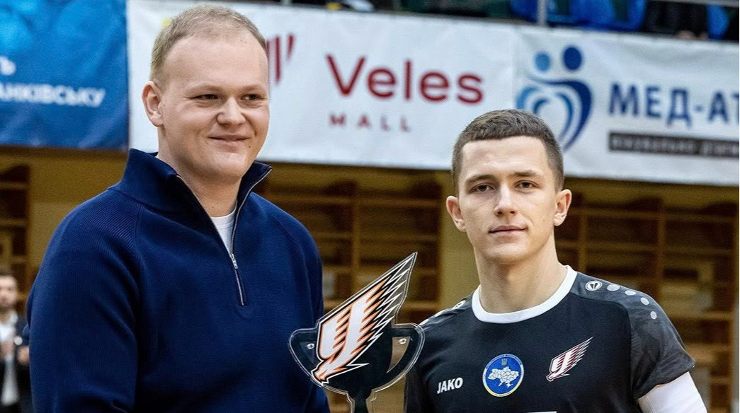 Ураган припинив співпрацю з капітаном команди