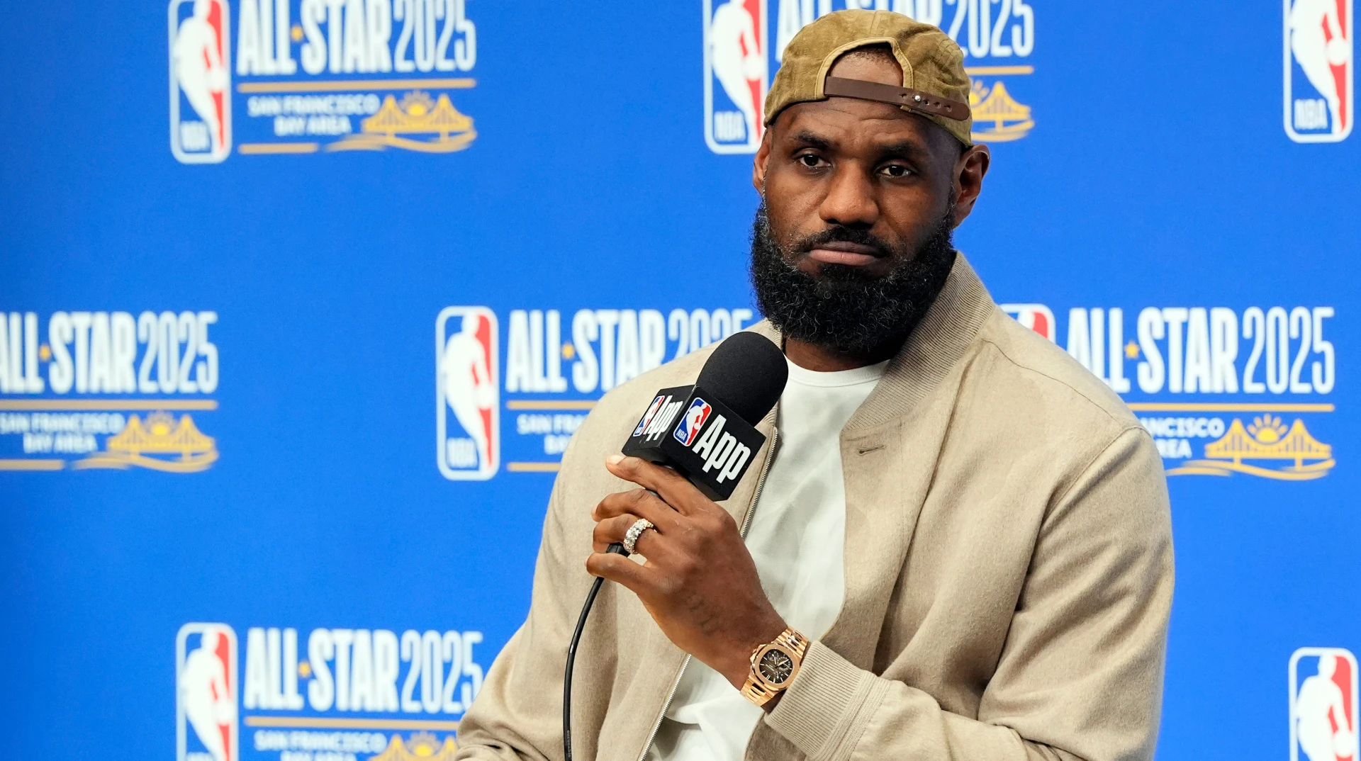 Леброн – про порівняння з Майклом Джорданом: Ми обоє геніальні