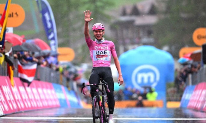 Погачар выиграл общий зачет Джиро д'Италия-2024