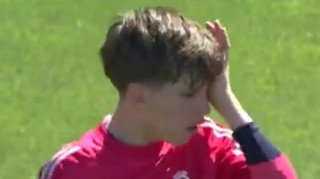 Юні футболісти Барселони зворушливо підтримали сина легенди Реала після поразки в Ель Класіко