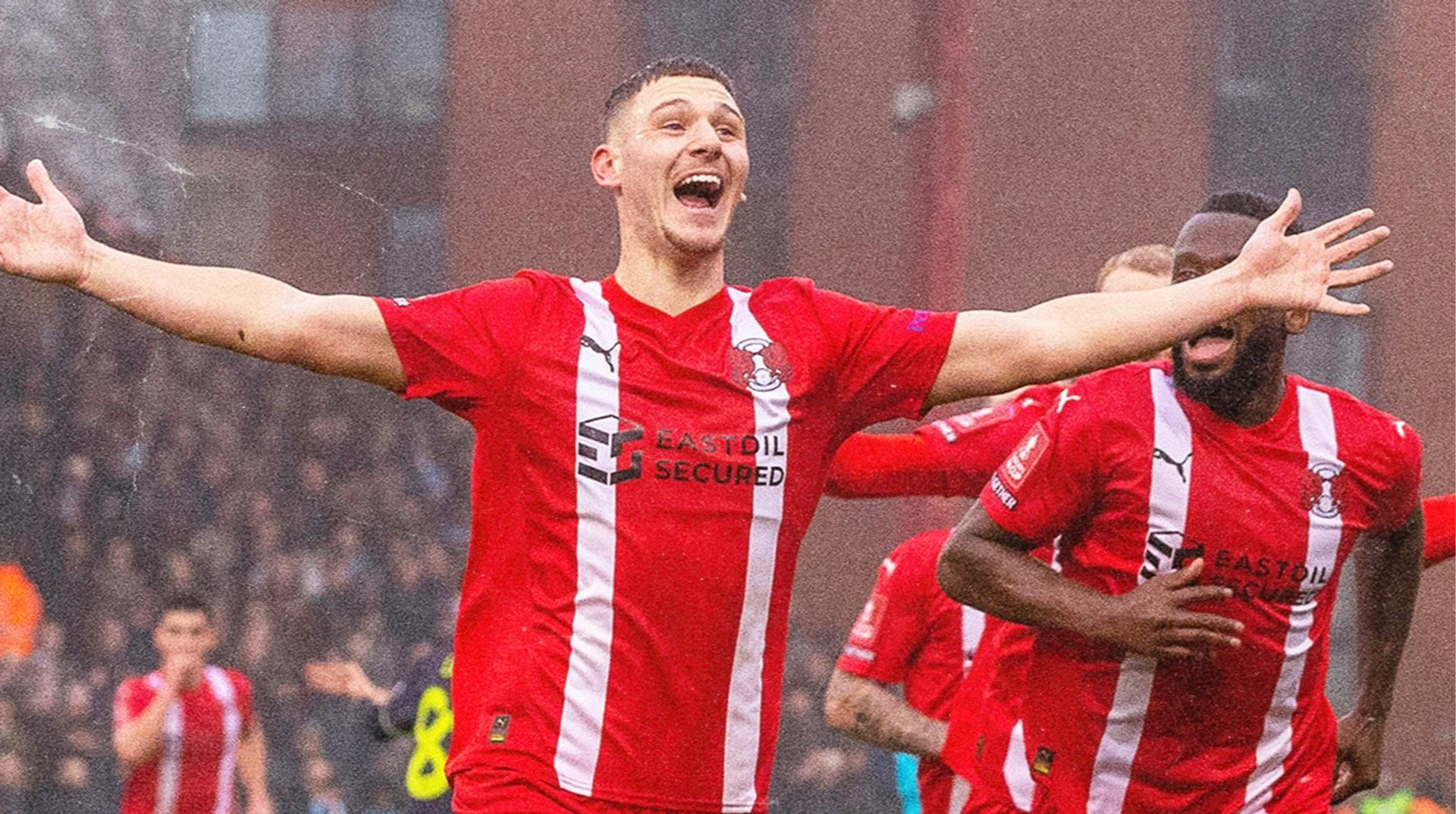 Фанаты в восторге: клуб из Первой лиги Англии шокировал Ман Сити голом с 40 метров