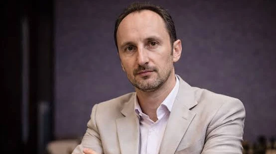 Веселін Топалов