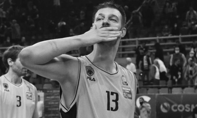 Гравець збірної Сербії Єловац помер через інсульт