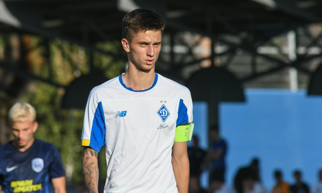 Колос орендував двох гравців Динамо