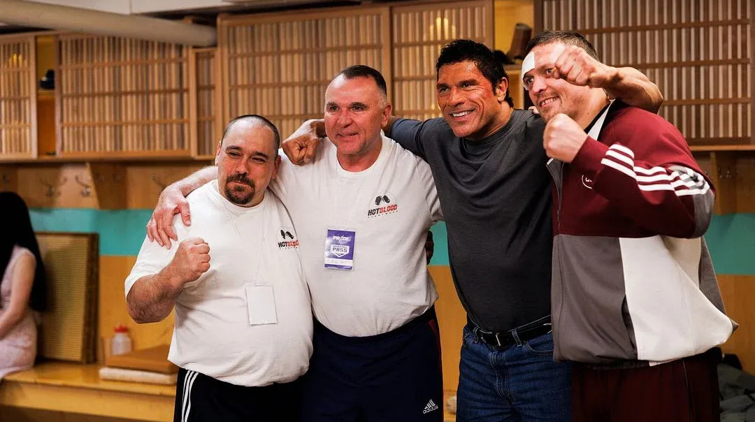 Знал, что могу оказаться в больнице: актер Джонсон вспомнил спарринги с Усиком