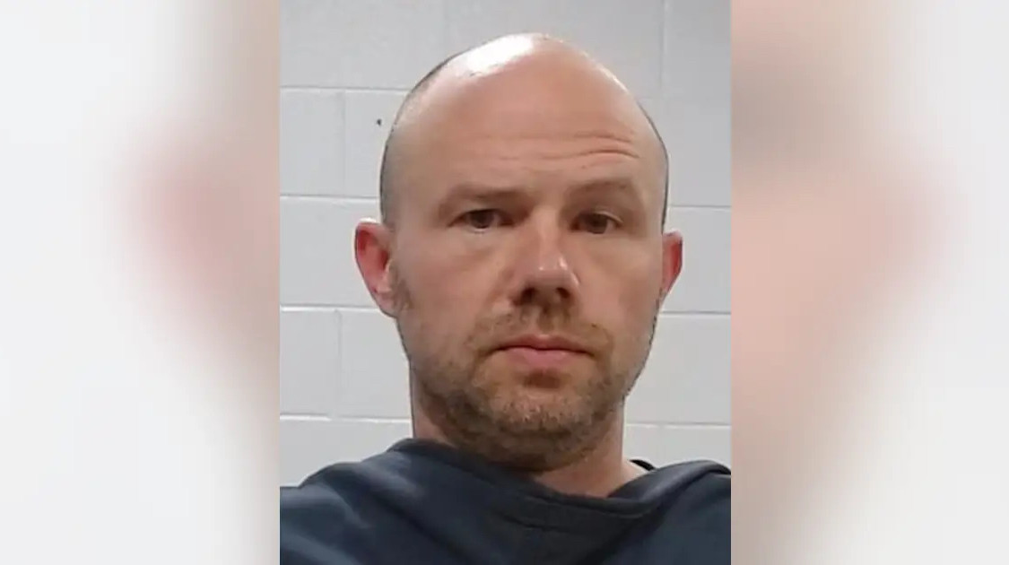 Екстренера олімпійської чемпіонки звинувачують у сексуальному насильстві над своїми ученицями